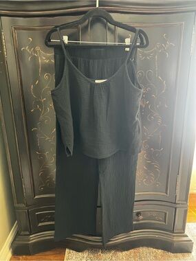 PERFECTWHITETEE Double Gauze Black Pants & Tank Top Set - Size Small